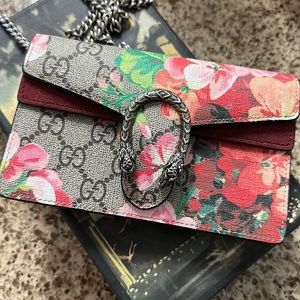 Xs mini gucci bag